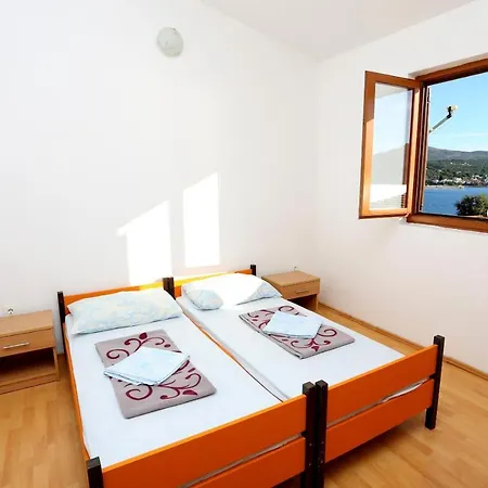 Apartment By The Sea - 10338