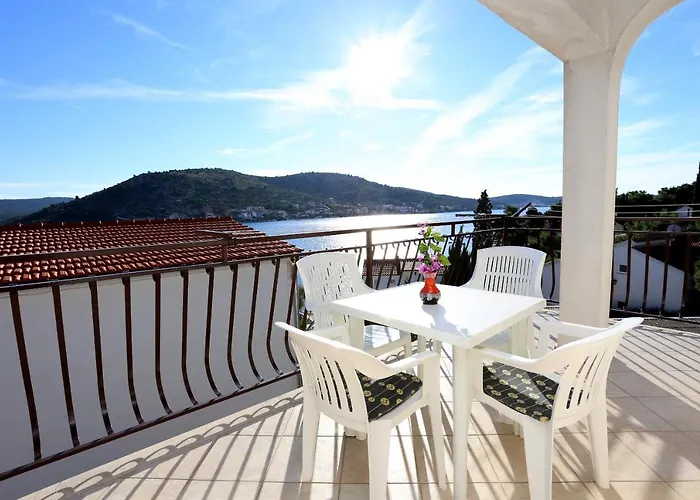 By The Sea - 10338 * Рогозница