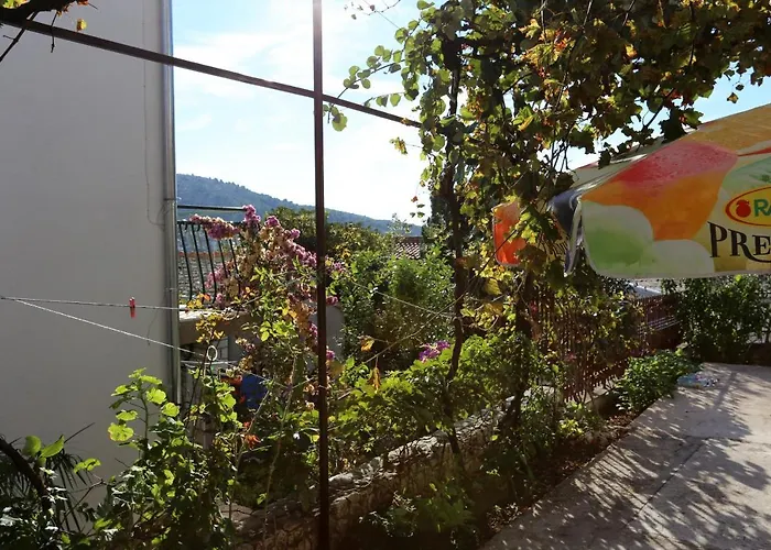 Apartment By The Sea - 10338 Rogoznica (Sibenik-Knin)