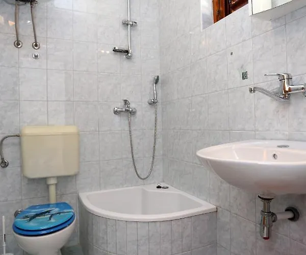 By The Sea - 10338 Рогозница