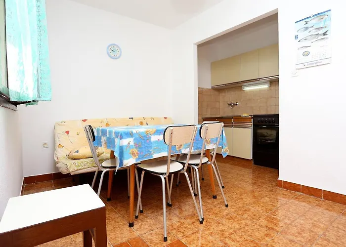 By The Sea - 10338 * Рогозница